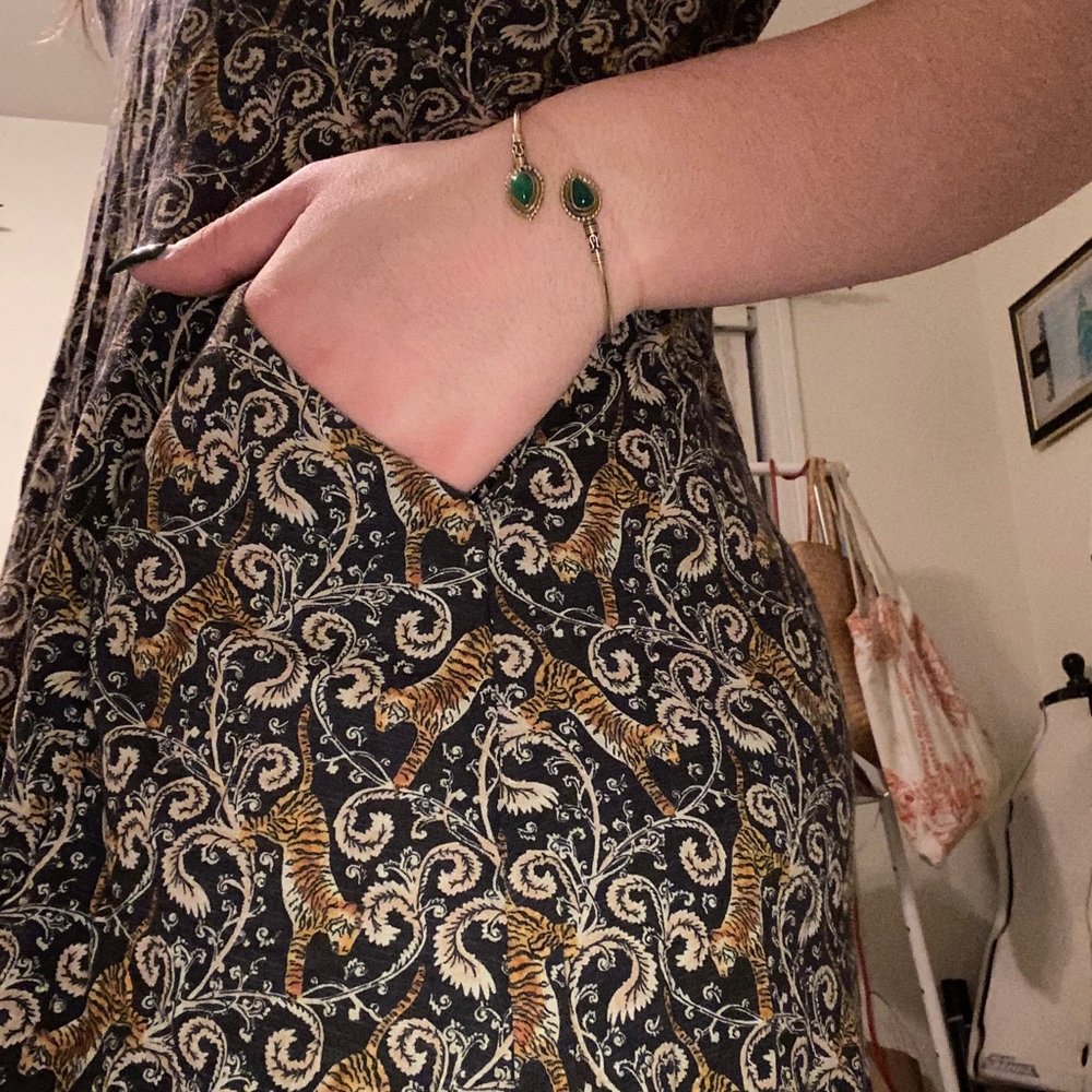DRESS W POCKETS